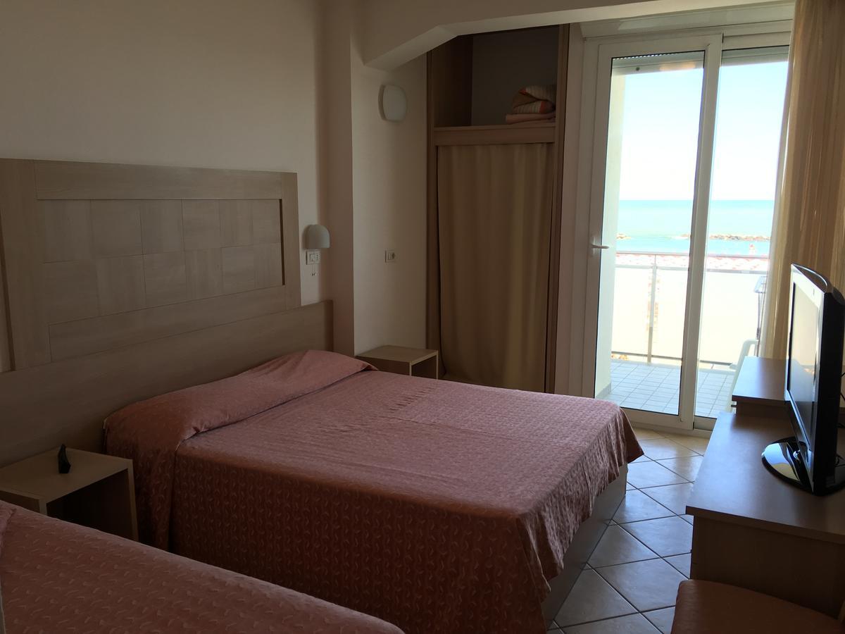 Hotel Excelsior Cattolica Ngoại thất bức ảnh